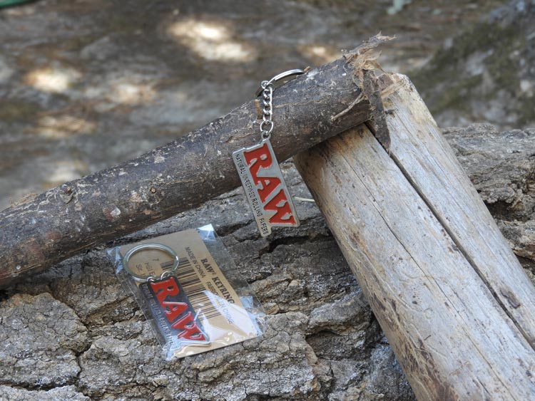 Llavero Logo RAW